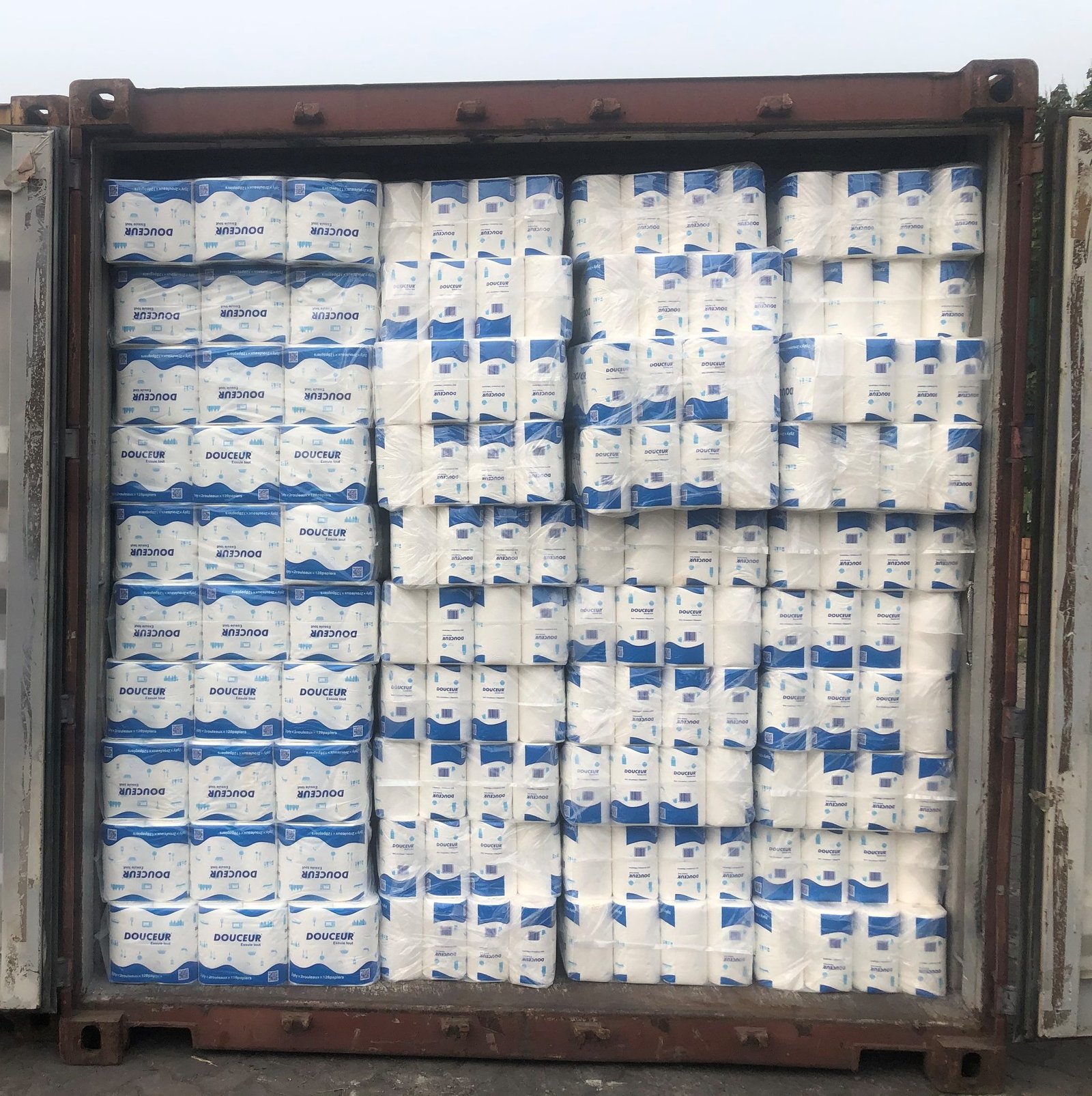 20GP/40HQ container loading of virgin wood pulp tissue paper for export from Top Source Paper