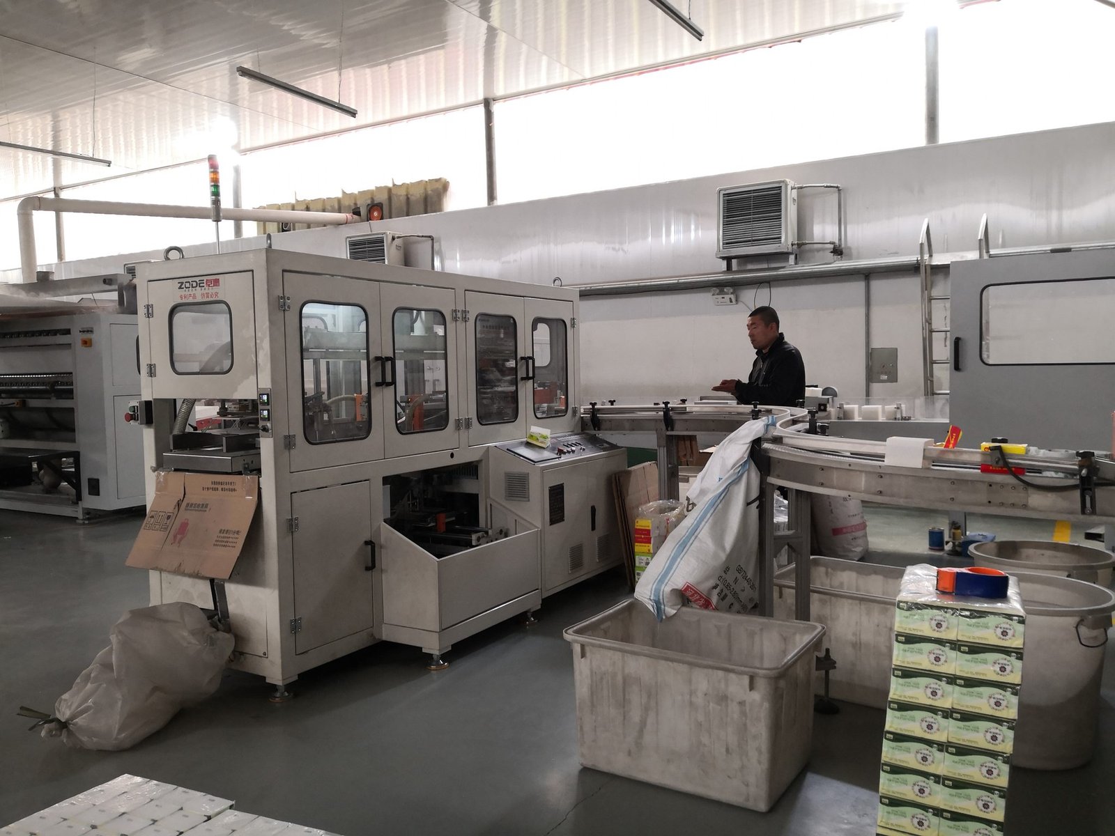 Virgin pulp tissue converting floor